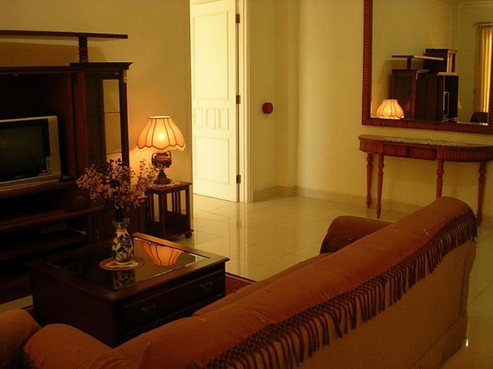 Margot Apartment Pondok Indah Jakarta Exterior foto
