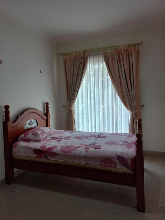Margot Apartment Pondok Indah Jakarta Exterior foto